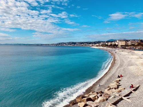 The most beautiful beaches of the Promenade des Anglais
