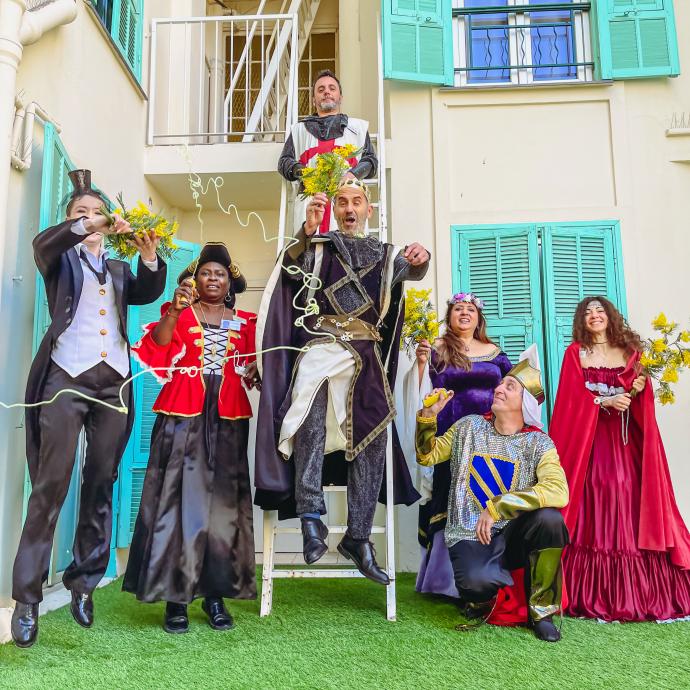 Hôtel Locarno: front row seats for the Nice Carnival