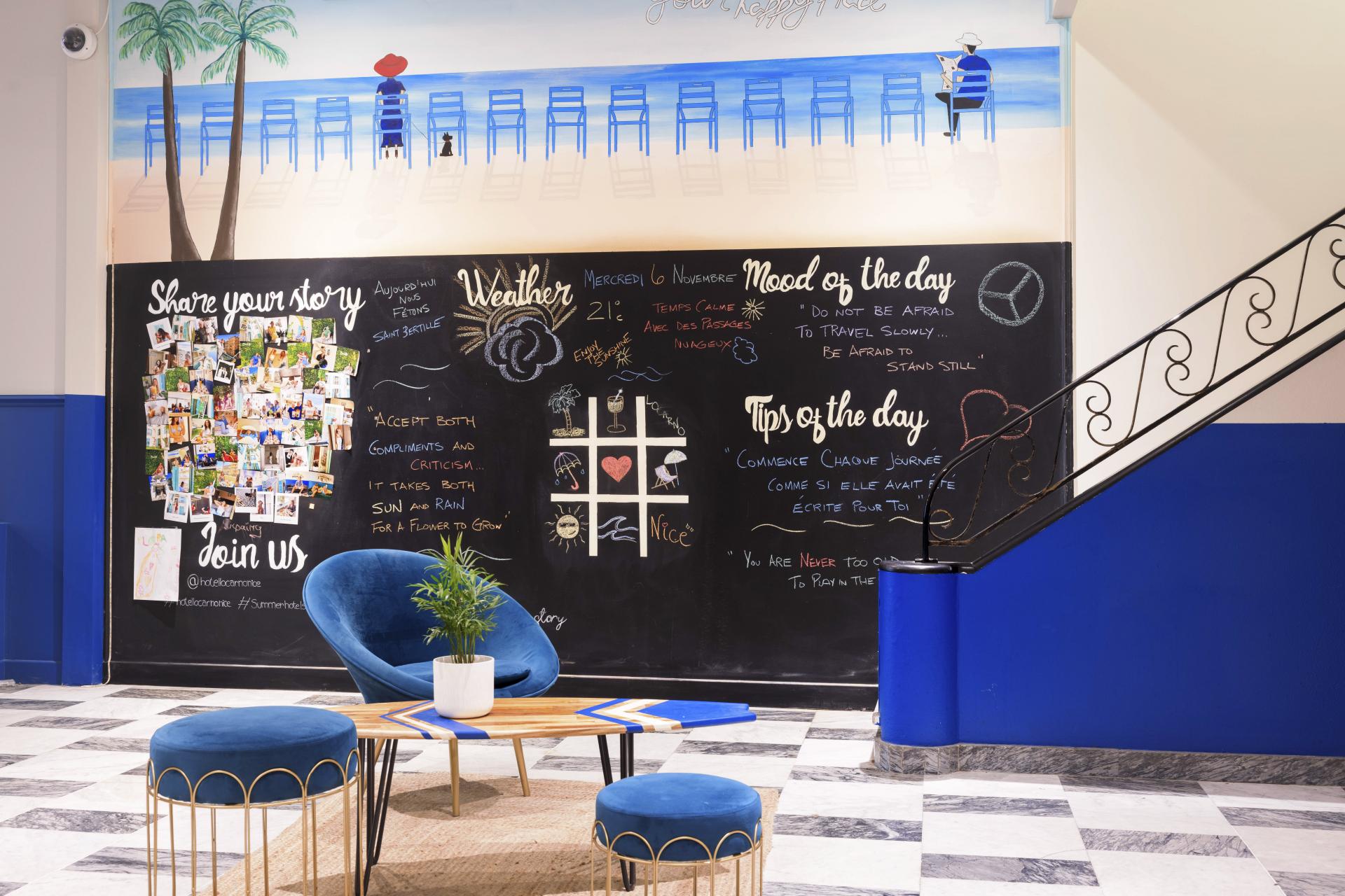 Hotel Locarno Nice - social wall